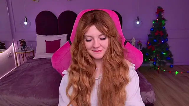 Snapshot of AlmaSound chatting on 12/13/25, 07:53 AlmaSound online show from 12/13/25, 07:53