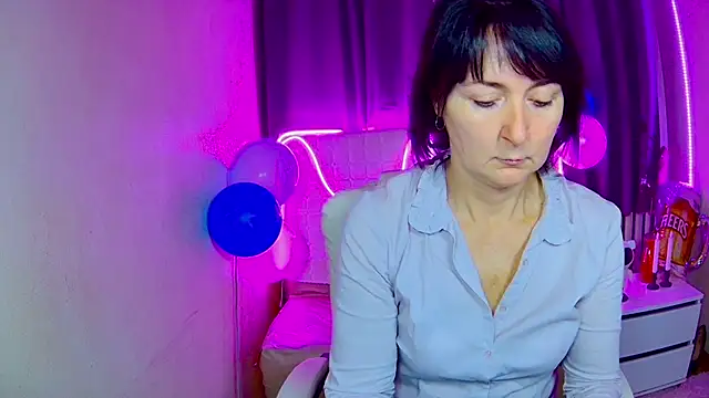 Snapshot of VivianGuchih chatting on 09/21/25, 06:04 VivianGuchih online show from 09/21/25, 06:04