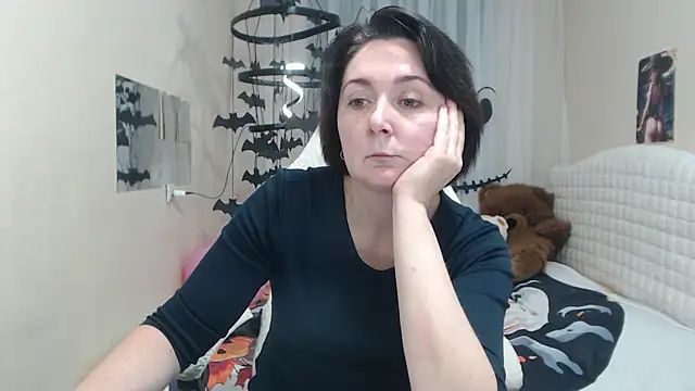 Snapshot of VivianGuchih chatting on 11/01/25, 12:51 VivianGuchih online show from 11/01/25, 12:51