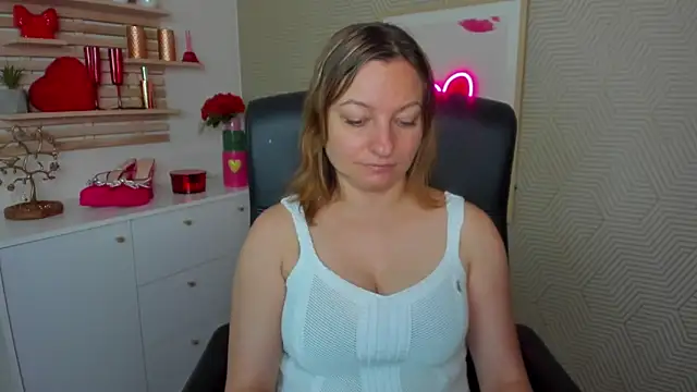 angelaSamt online show from 06/12/26, 05:28