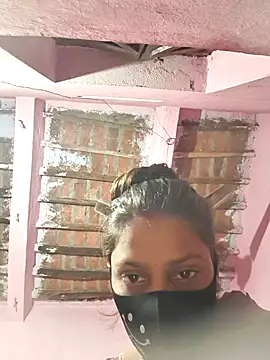 posewith online show from 10/13/25, 10:54