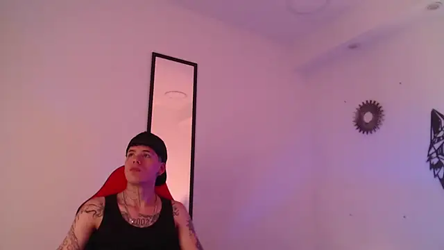 Anhonymus  online show from 09/22/25, 05:53