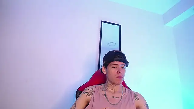 Anhonymus  online show from 11/06/25, 04:02