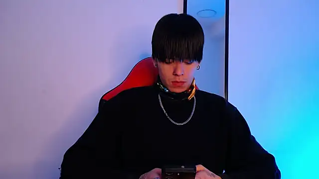 Anhonymus  online show from 11/12/25, 04:13