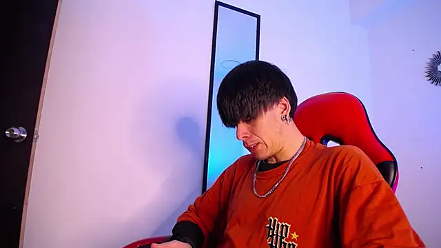 Anhonymus  online show from 11/26/25, 03:40