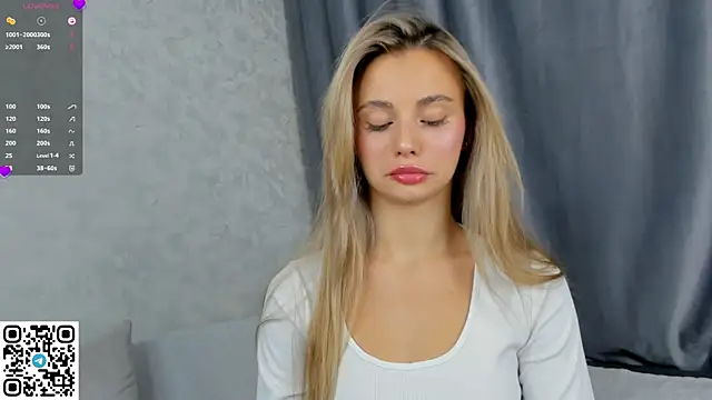 Snapshot of NaughtySeraphine chatting on 11/21/25, 06:01 NaughtySeraphine online show from 11/21/25, 06:01