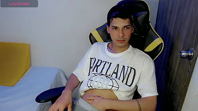 Snapshot of yankees_ chatting on 10/01/25, 03:45 yankees online show from 10/01/25, 03:45