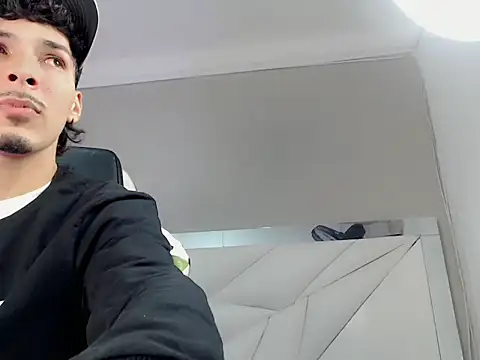 Snapshot of yankees_ chatting on 11/15/25, 03:48 yankees online show from 11/15/25, 03:48