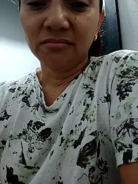 Snapshot of Amanda39 chatting on 11/02/25, 12:40 Amanda39 online show from 11/02/25, 12:40