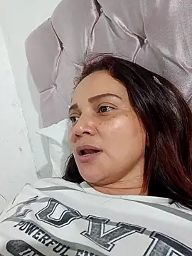 Snapshot of Amanda39 chatting on 11/06/25, 12:55 Amanda39 online show from 11/06/25, 12:55