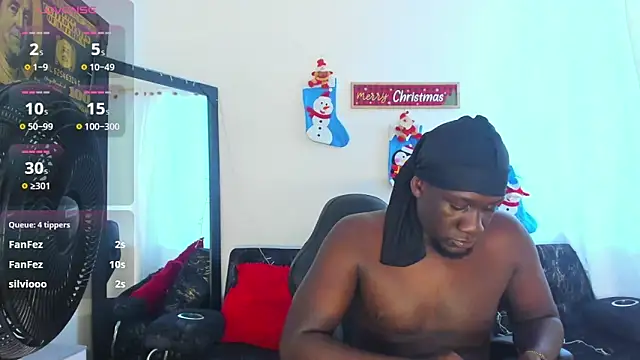 Snapshot of lucas_manzon chatting on 12/13/25, 07:53 lucas manzon online show from 12/13/25, 07:53