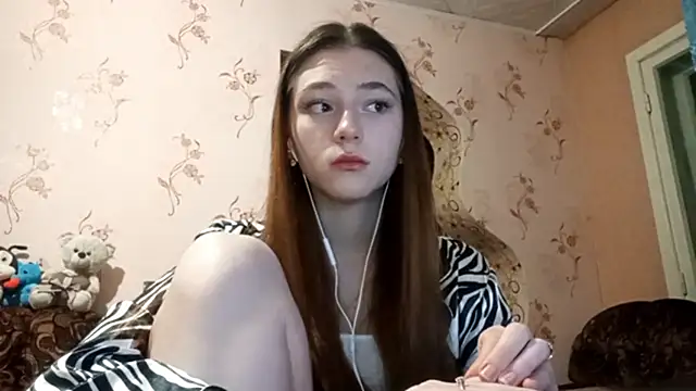 Sophiecuttie online show from 09/30/25, 01:27