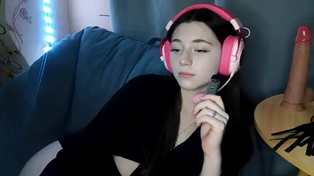 Sophiecuttie online show from 10/29/25, 03:25