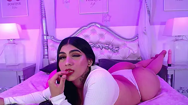 NatashaBale online show from 09/10/25, 12:27