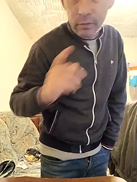 Snapshot of frederic198 chatting on 11/08/25, 07:34 frederic198 online show from 11/08/25, 07:34