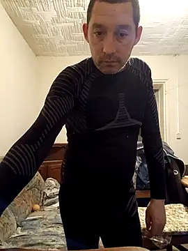 Snapshot of frederic198 chatting on 11/09/25, 08:29 frederic198 online show from 11/09/25, 08:29