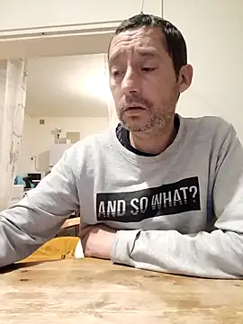 Snapshot of frederic198 chatting on 11/23/25, 08:30 frederic198 online show from 11/23/25, 08:30