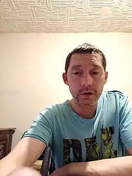 Snapshot of frederic198 chatting on 12/17/25, 09:32 frederic198 online show from 12/17/25, 09:32