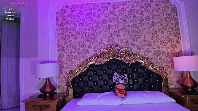 HatsaJones online show from 10/22/25, 03:40