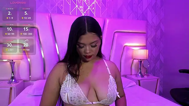 Snapshot of HatsaJones chatting on 11/04/25, 03:49 HatsaJones online show from 11/04/25, 03:49