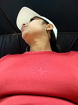 Snapshot of AnggelicaSwan21 chatting on 09/20/25, 04:08 AnggelicaSwan21 online show from 09/20/25, 04:08