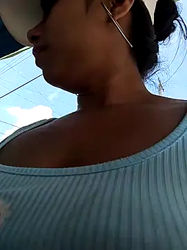 Snapshot of AnggelicaSwan21 chatting on 09/21/25, 04:19 AnggelicaSwan21 online show from 09/21/25, 04:19