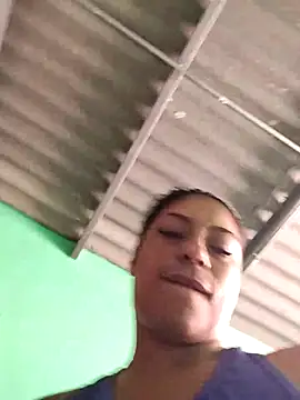 Snapshot of AnggelicaSwan21 chatting on 09/29/25, 02:33 AnggelicaSwan21 online show from 09/29/25, 02:33