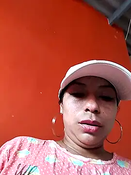 Snapshot of AnggelicaSwan21 chatting on 10/09/25, 04:38 AnggelicaSwan21 online show from 10/09/25, 04:38