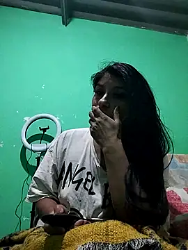 Snapshot of AnggelicaSwan21 chatting on 10/12/25, 01:04 AnggelicaSwan21 online show from 10/12/25, 01:04