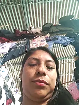 Snapshot of AnggelicaSwan21 chatting on 10/30/25, 04:30 AnggelicaSwan21 online show from 10/30/25, 04:30