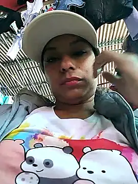 Snapshot of AnggelicaSwan21 chatting on 10/31/25, 03:13 AnggelicaSwan21 online show from 10/31/25, 03:13