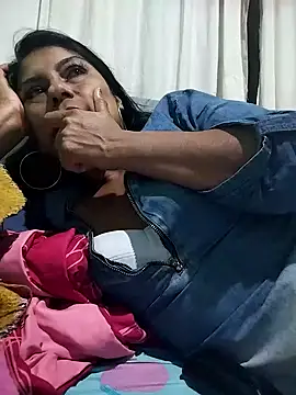 Snapshot of AnggelicaSwan21 chatting on 11/04/25, 01:05 AnggelicaSwan21 online show from 11/04/25, 01:05