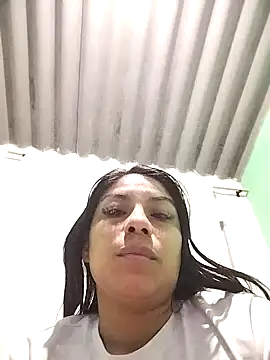 Snapshot of AnggelicaSwan21 chatting on 11/28/25, 01:08 AnggelicaSwan21 online show from 11/28/25, 01:08