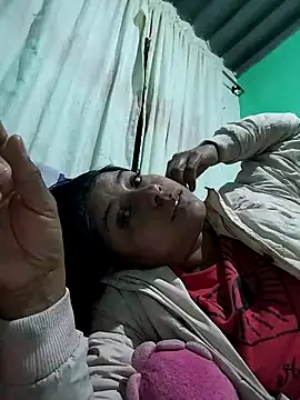 Snapshot of AnggelicaSwan21 chatting on 11/28/25, 11:51 AnggelicaSwan21 online show from 11/28/25, 11:51