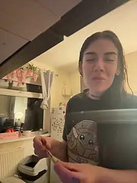 valentinalamont online show from 09/17/25, 10:00