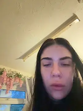 valentinalamont online show from 10/13/25, 06:24