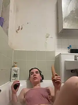 valentinalamont online show from 12/05/25, 04:36