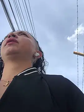 Snapshot of Paris_11 chatting on 09/16/25, 01:12 Paris 11 online show from 09/16/25, 01:12