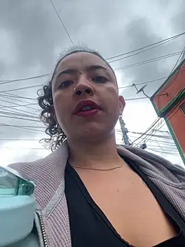 Snapshot of Paris_11 chatting on 09/18/25, 01:57 Paris 11 online show from 09/18/25, 01:57