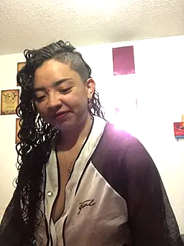 Snapshot of Paris_11 chatting on 10/10/25, 01:54 Paris 11 online show from 10/10/25, 01:54