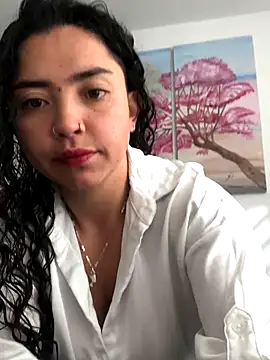 Snapshot of Paris_11 chatting on 10/21/25, 12:17 Paris 11 online show from 10/21/25, 12:17