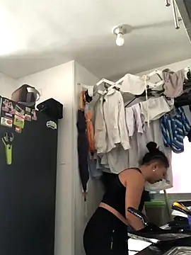 Snapshot of Paris_11 chatting on 11/06/25, 02:29 Paris 11 online show from 11/06/25, 02:29