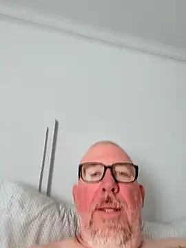 papaleelee online show from 09/10/25, 08:42