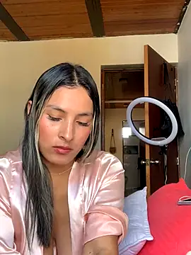 Snapshot of Berta_arevalo_blsd chatting on 11/18/25, 02:54 Berta arevalo blsd online show from 11/18/25, 02:54