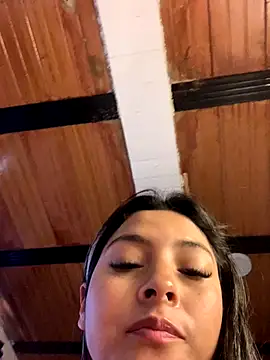 Snapshot of Berta_arevalo_blsd chatting on 11/21/25, 01:54 Berta arevalo blsd online show from 11/21/25, 01:54