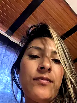 Snapshot of Berta_arevalo_blsd chatting on 11/23/25, 07:35 Berta arevalo blsd online show from 11/23/25, 07:35