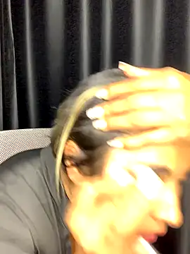 Snapshot of Berta_arevalo_blsd chatting on 11/25/25, 05:07 Berta arevalo blsd online show from 11/25/25, 05:07