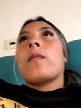 Snapshot of Berta_arevalo_blsd chatting on 11/25/25, 10:32 Berta arevalo blsd online show from 11/25/25, 10:32