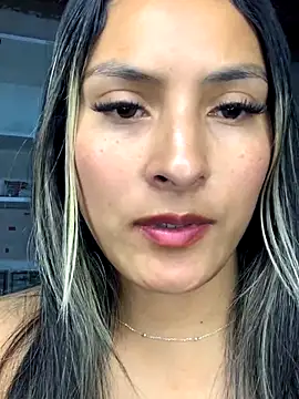 Snapshot of Berta_arevalo_blsd chatting on 12/15/25, 11:31 Berta arevalo blsd online show from 12/15/25, 11:31