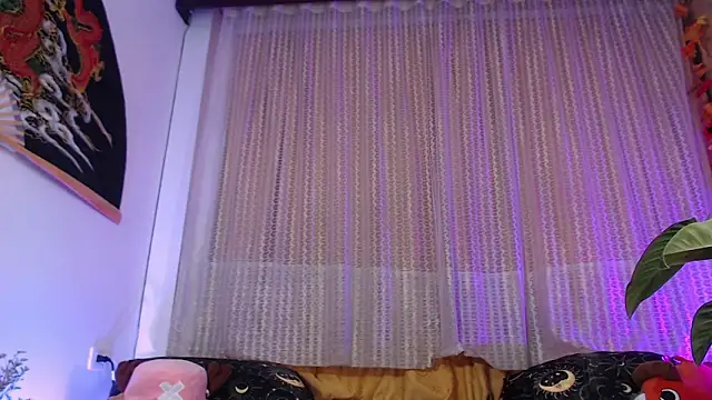 Ellyuwuw online show from 05/18/26, 01:45